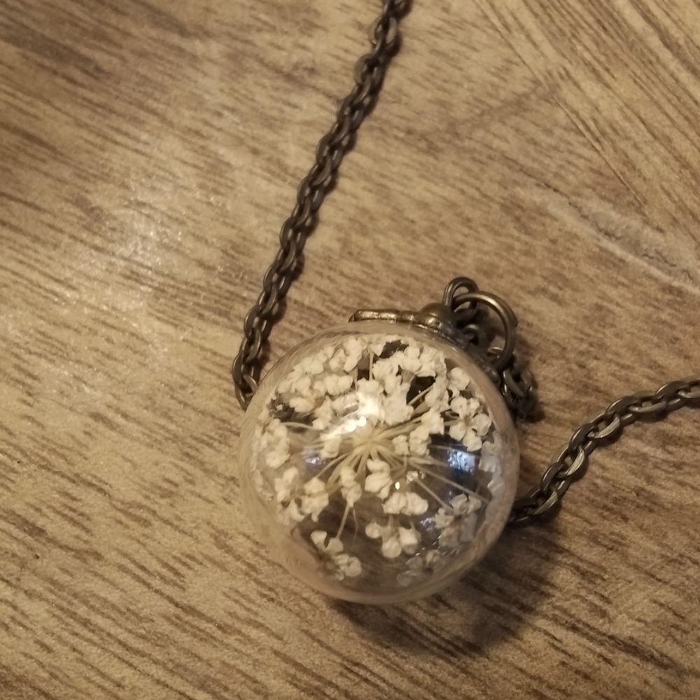 Dainty Floral Necklace
